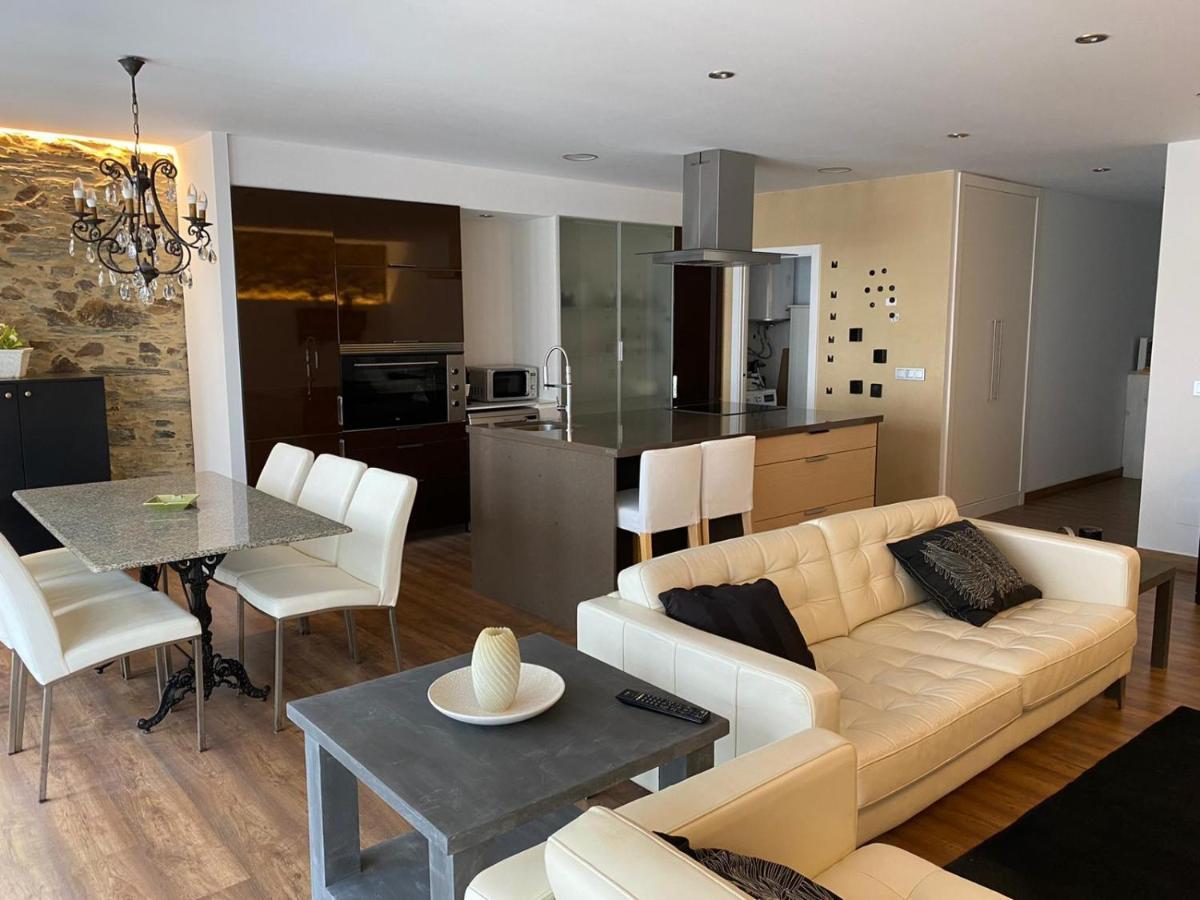 Appartamento Apartamento céntrico y moderno Ferrol Esterno foto
